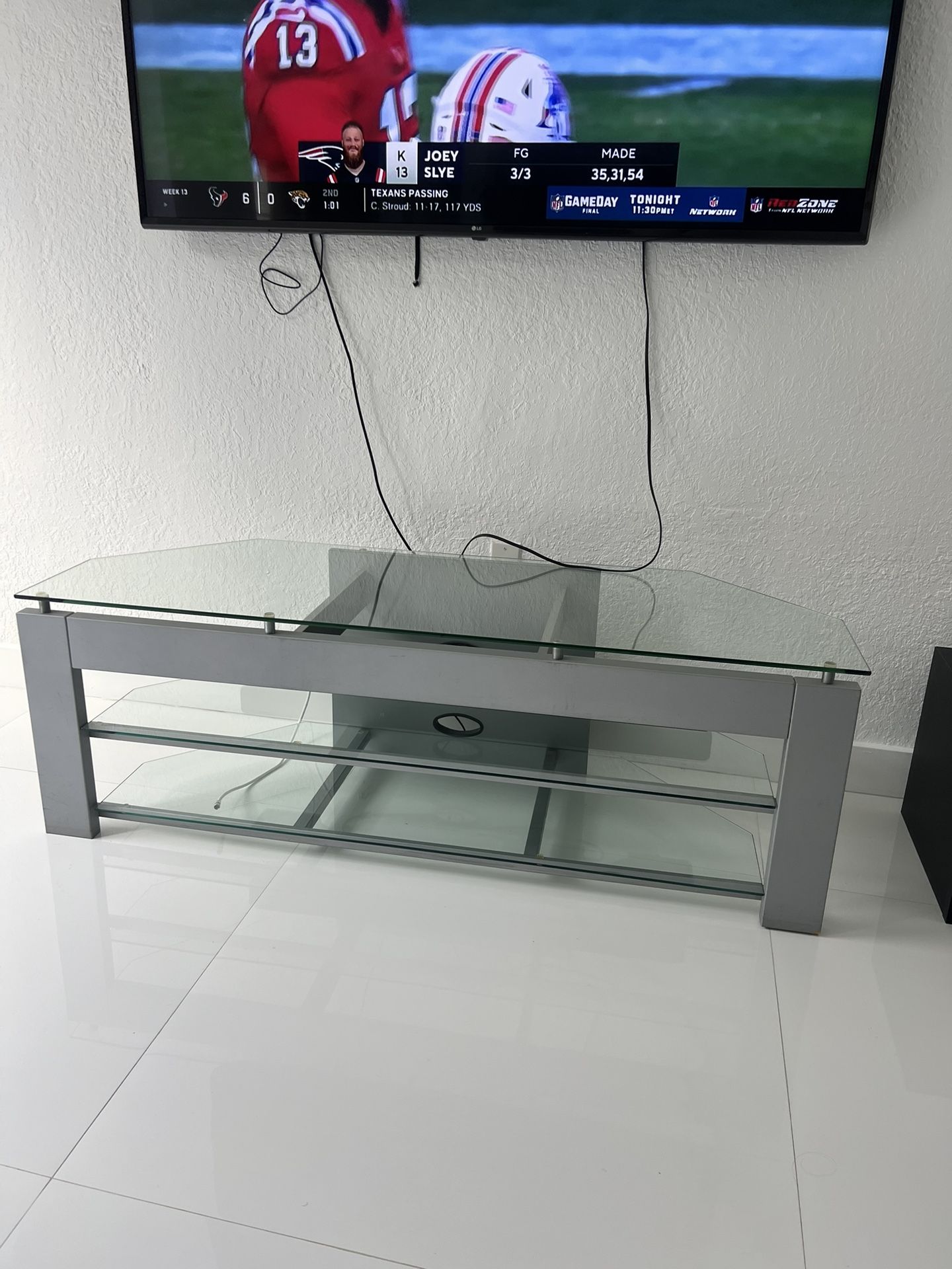 **TV stand***
