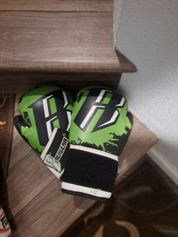 Assorted Boxing gloves