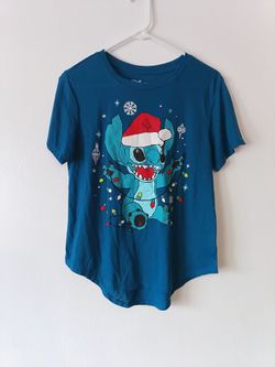 Disney Stitch Women’s Juniors short sleeve Christmas graphic tee L(11-13)