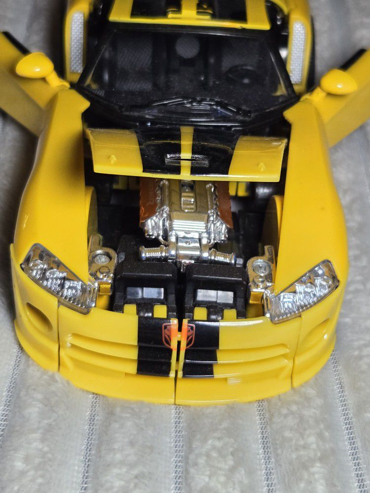 Transformers Alternators SUNSTREAKER 1:24 Dodge Viper 2005 Autobot