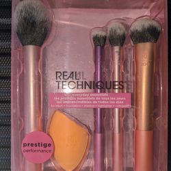 Real Techniques Makeup Brush & Sponge Set