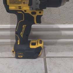 DeWalt NO BATTERY 20Volts 1/2in Hammer Drill/Driver - New