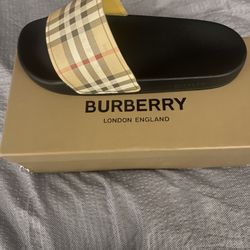 Burberry Slides Size 9.5