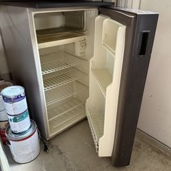 Mini Fridge Refrigerator GE