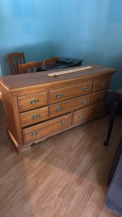Dresser With Mirror