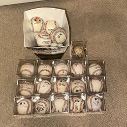 25 Signed Baseball Lot 