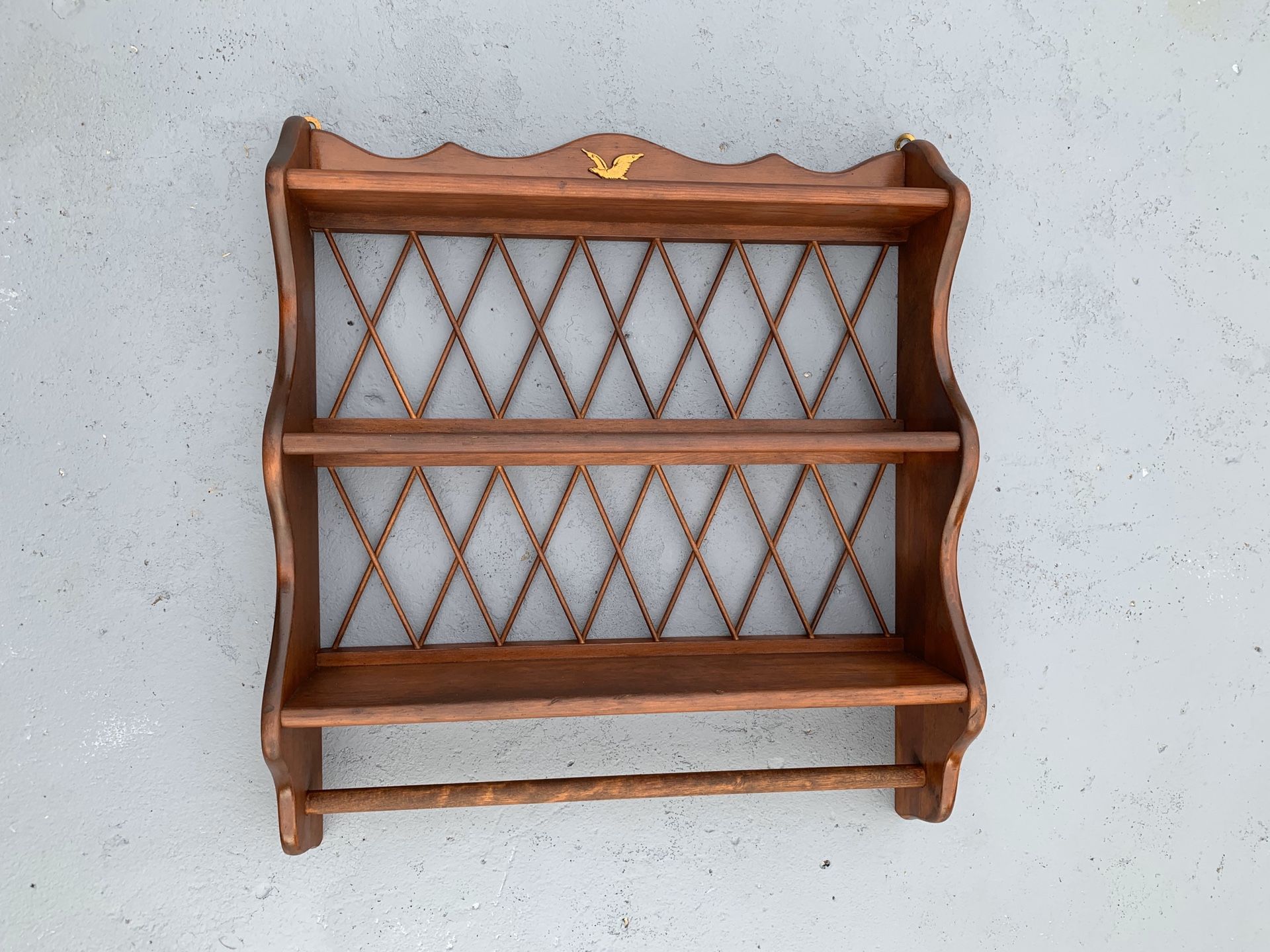 Vintage Wooden Shelves Rag/Towel-Holder Bald-Eagle Furniture (24”x21”)