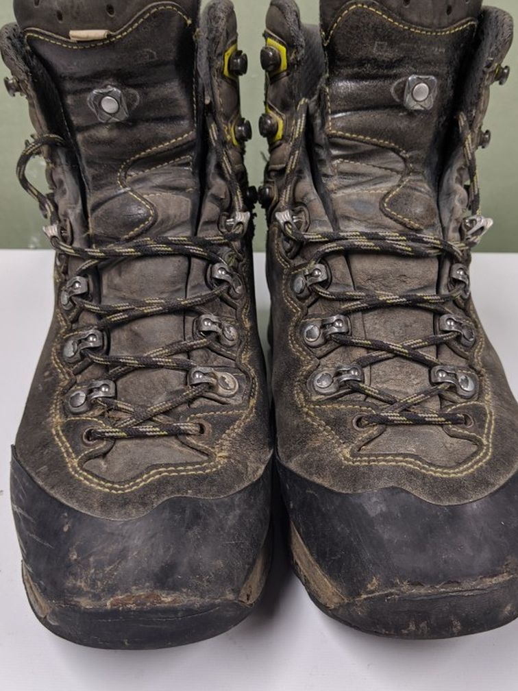 Lowa Ticam Backpacking Boots