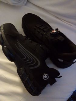 Steel toe shoes