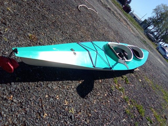 2 PERSON KAYAK. READY TO GO! $525