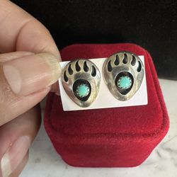 Vintage 925 Sterling Silver, W/ Genuine Turquoise Bear Claw Earrings , Not Hallmarked , Tested And Guaranteed Sterling Silver , Native Am. 
