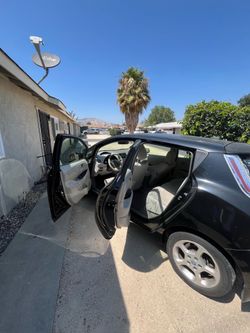 2012 Nissan LEAF S Hatchback 4D
