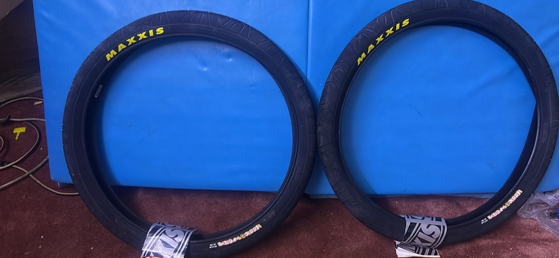 maxxis hookworm 26 - 2.50 tires