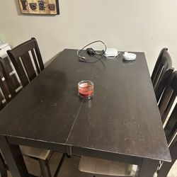 Dining Table + Chairs 