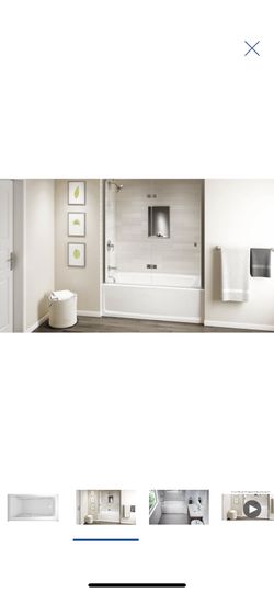 Right hand jacuzzi with jets