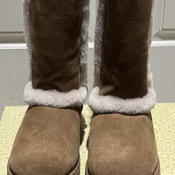 Size 3 UGG boots 