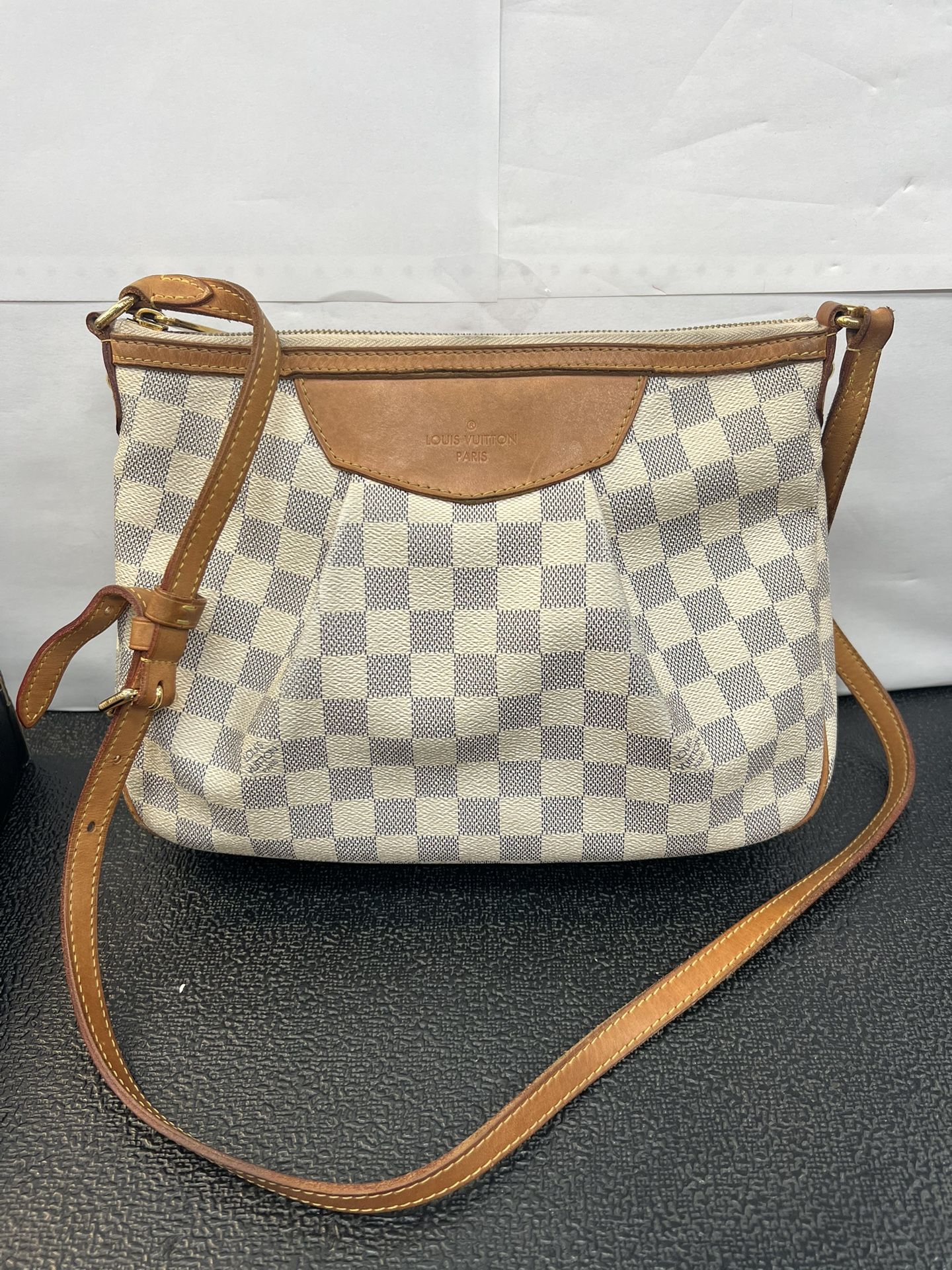 Authentic Louis Vuitton Damier Azur Siracusa MM shoulder bag purse crossbody!