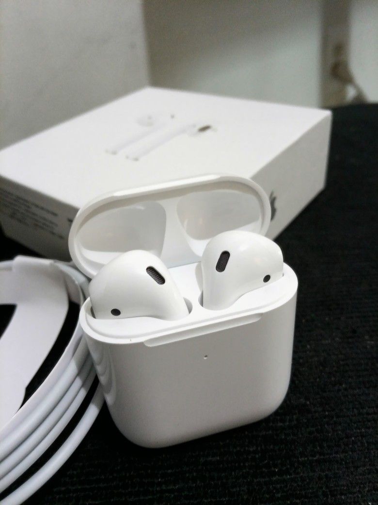 AirPods 2nd Earbuds Never Used 