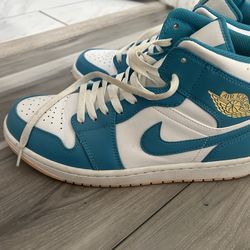Jordan 1 mid white and blue trainers