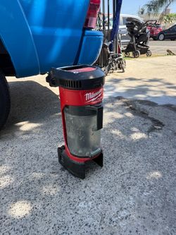Milwaukee vacuum