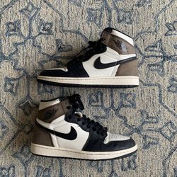 Jordan 1 Mocha High Size 9.5