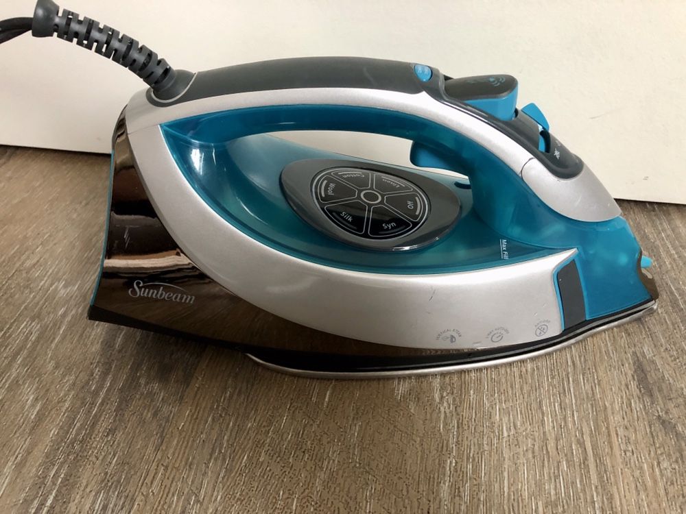 IRON, Sunbeam Turbo Steam Master Iron !