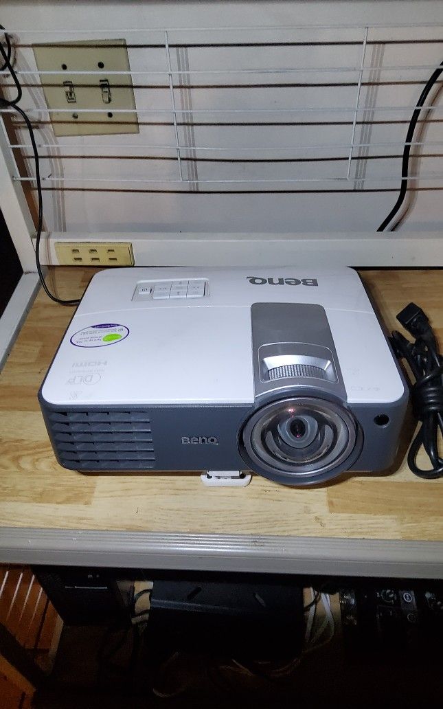 BENQ MW820ST WXGA Smart Eco  3000 ANSI Lumens 3D Projector 