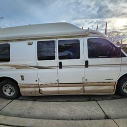 2006 Chevy Roadtrek 190