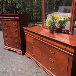 Quality Solid Wood Set Long Dresser, Big Drawers, Big Mirror, Tall Chest . Drawers Sliding Smoothly Great Conditipn