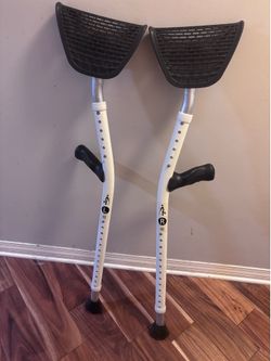 Mobilegs Ultra A300 Ergonomic Crutches Adult