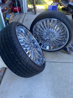 22" Strada Chrome Rims w/ Newer Lexani Tires - Set of 4