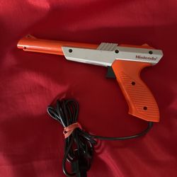 Nintendo NES 1985 Zapper Gun Controller Orange Grey Genuine Untested