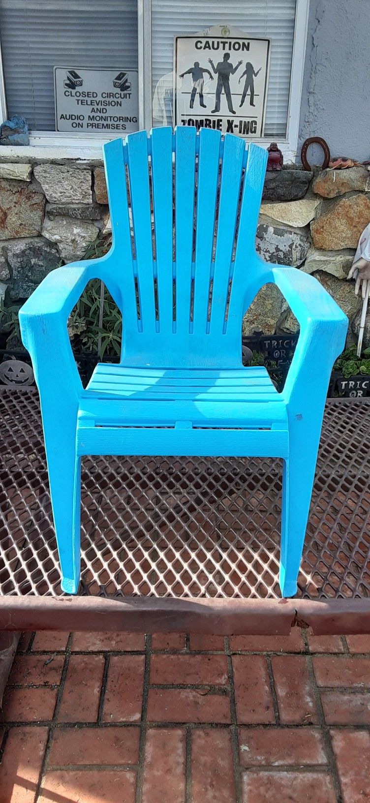 A real nice chair for your grandchildren or kids firm price I have two of them $4 each