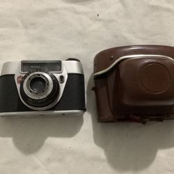  Rare Kodak Recula Sprint  35mm. Film Camera  UNTESTED ( Storage B)