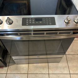 Ge Electric Stove Range 30” Inch 