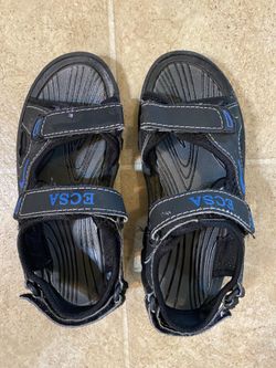 Kid’s sandals size 7 $8