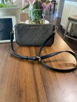 Michael kors crossbody purse