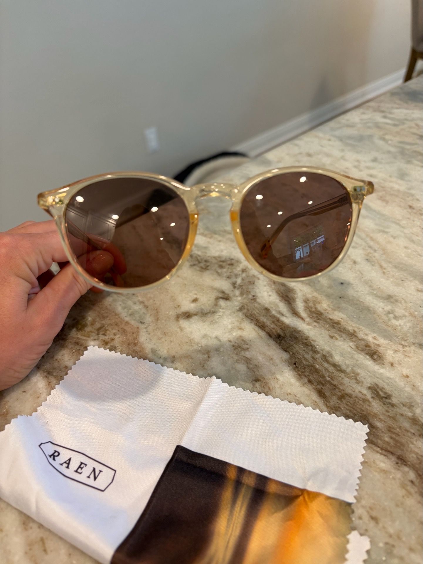 Raen Basq Sunglasses - Yellow - Like New