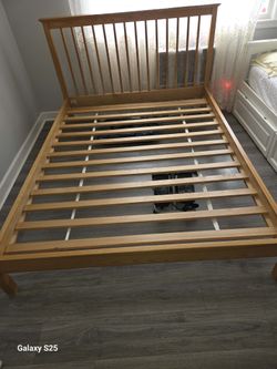 Handmade collection bed frame, produced by the brand Vermont Tubbs.