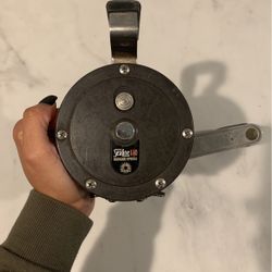 #7 Daiwa Sealine 610 Fishing Reel