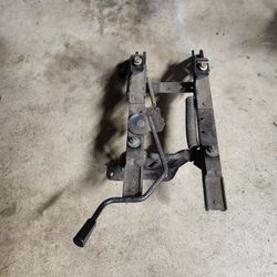 Jeep Cherokee Front passenger seat bracket 