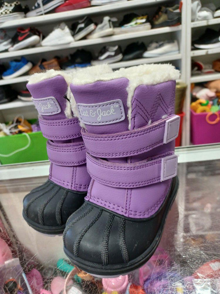 New Snow Boots Size 5