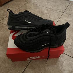 all black nike air max 97 size 4y (GS)