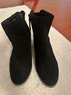 Tom’s size 9 Black Suede Ankle Boots with Side Zip