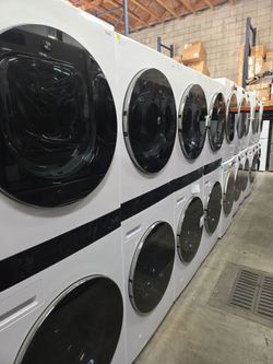 LG WashTower Stacked SMART Laundry Center 4.5 Cu.Ft. Front Load Washer & 7.4 Cu.Ft. Gas Dryer in White w/ Steam