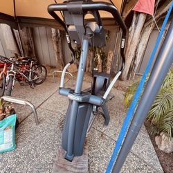 Free Precor EFX elliptical machine in working order. Local pick up only
