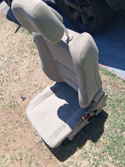2016 jeep grand cherokee seats