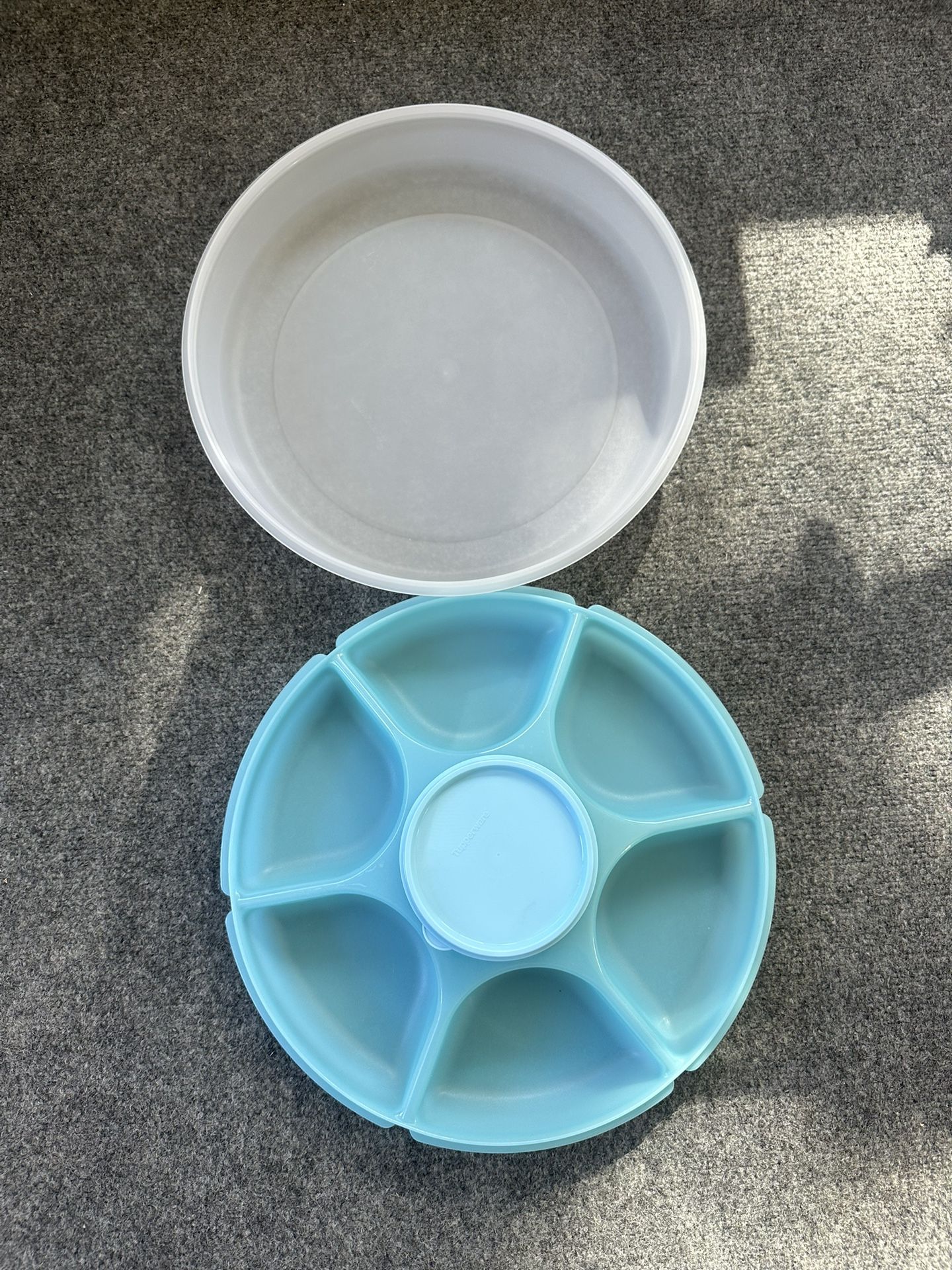 Vintage Tupperware Serving Tray. Excellent Condition