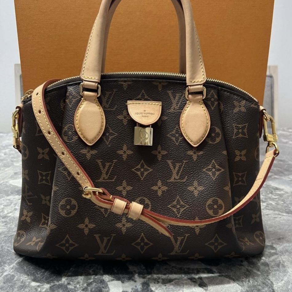 Louis Vuitton Rivoli Mm Bag for Sale in Clermont, FL - OfferUp