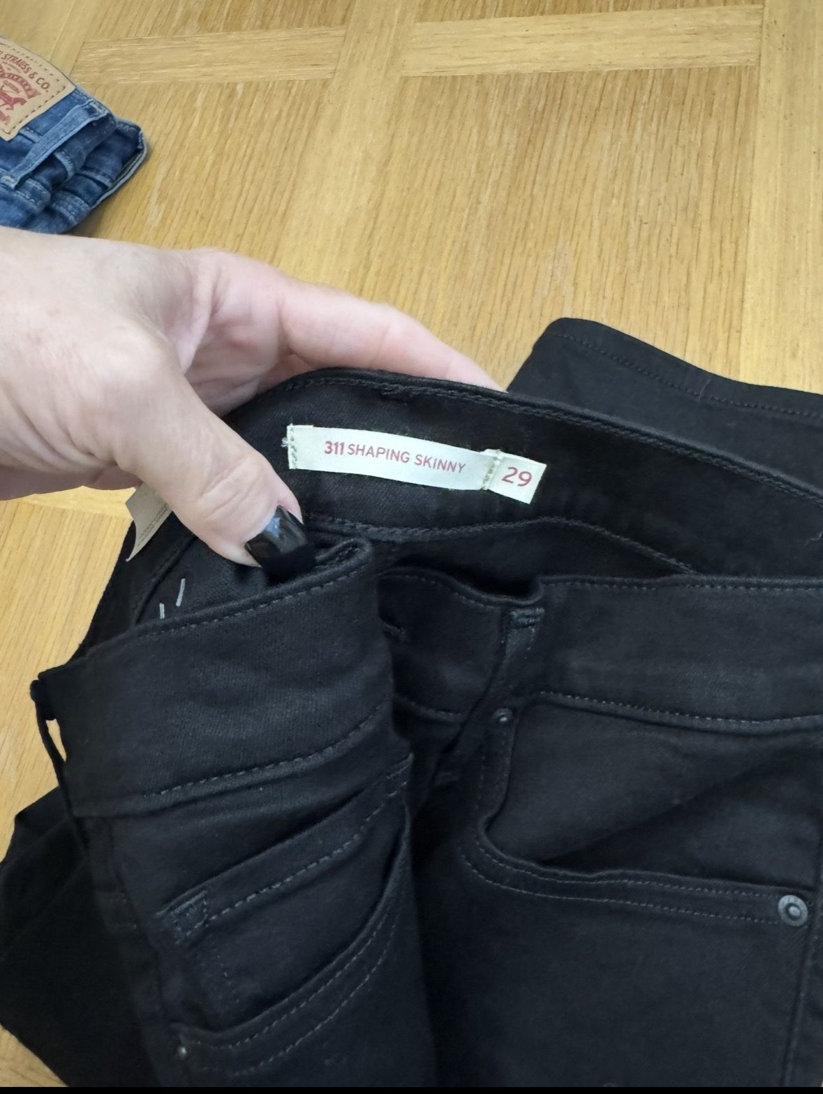 NWT Levi’s 311 Shaping Skinny Jeans women’s size 29 x 28